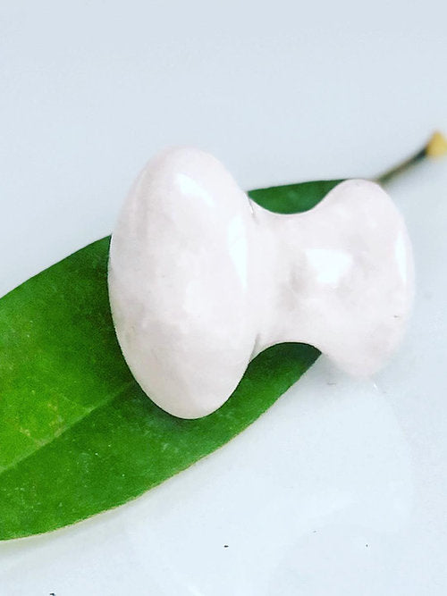 TE Revitalising face massager